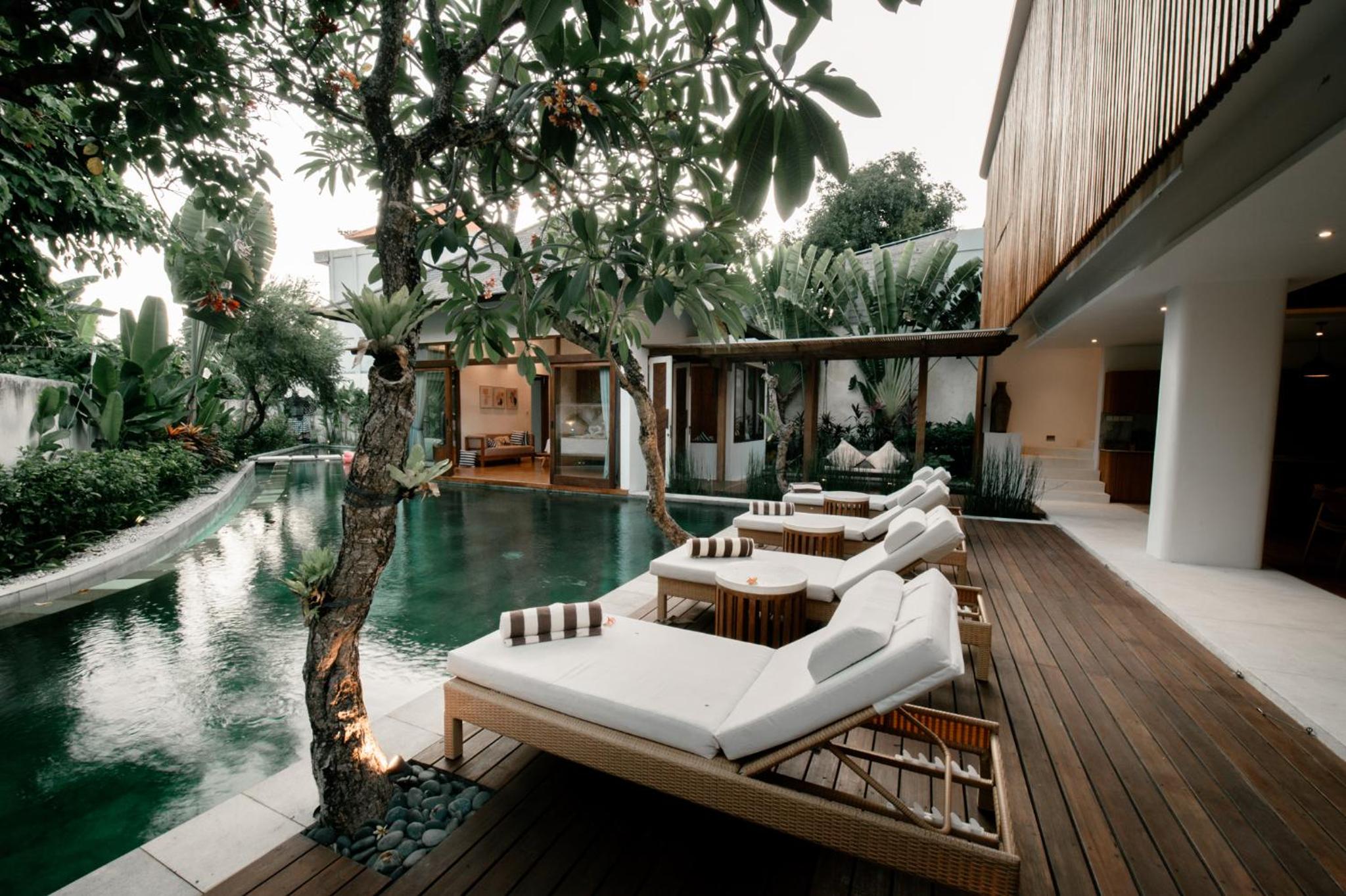 Payapaya Seminyak luxury vila 4 BR near beach potato head
