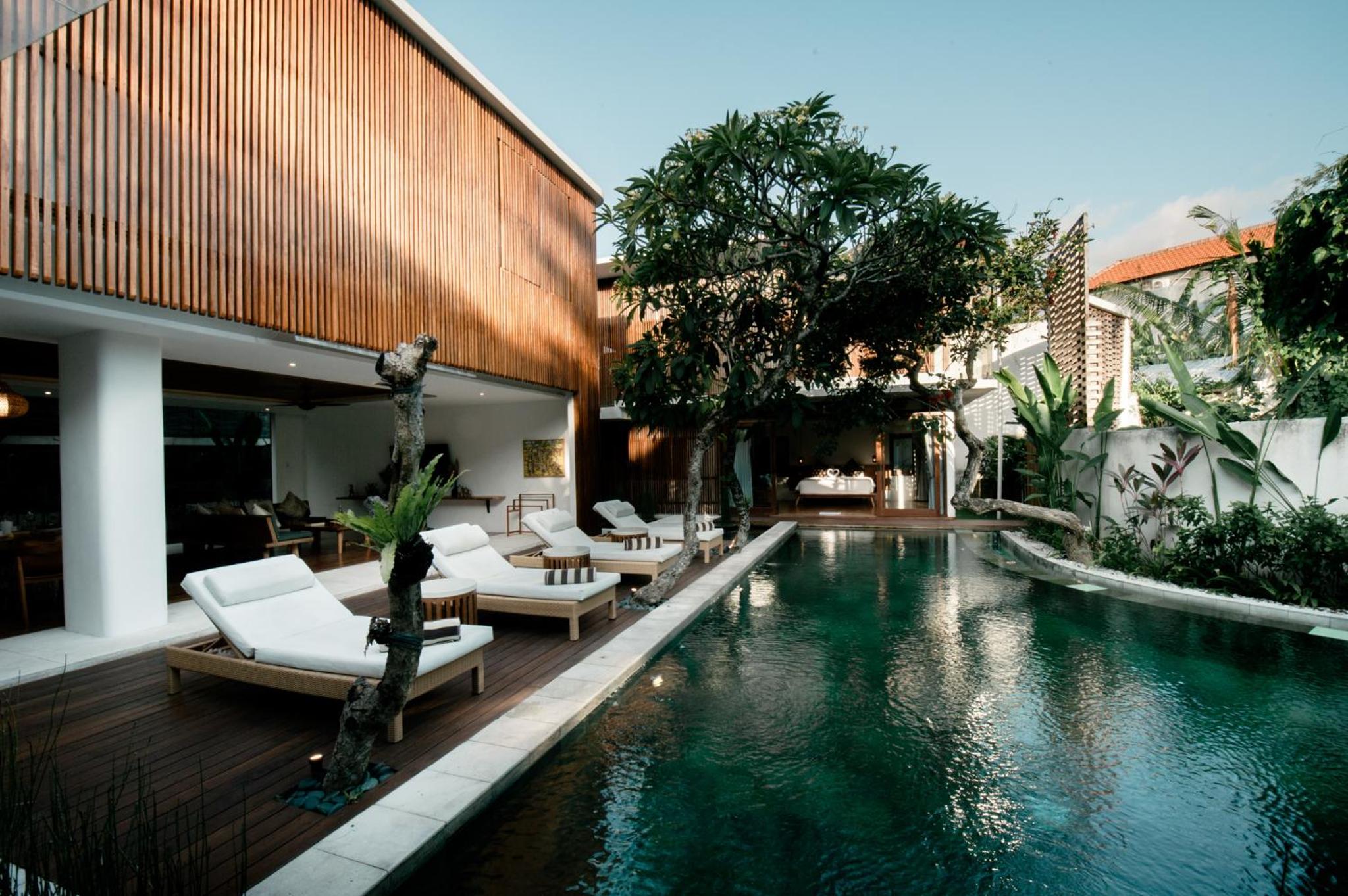 Payapaya Seminyak luxury vila 4 BR near beach potato head