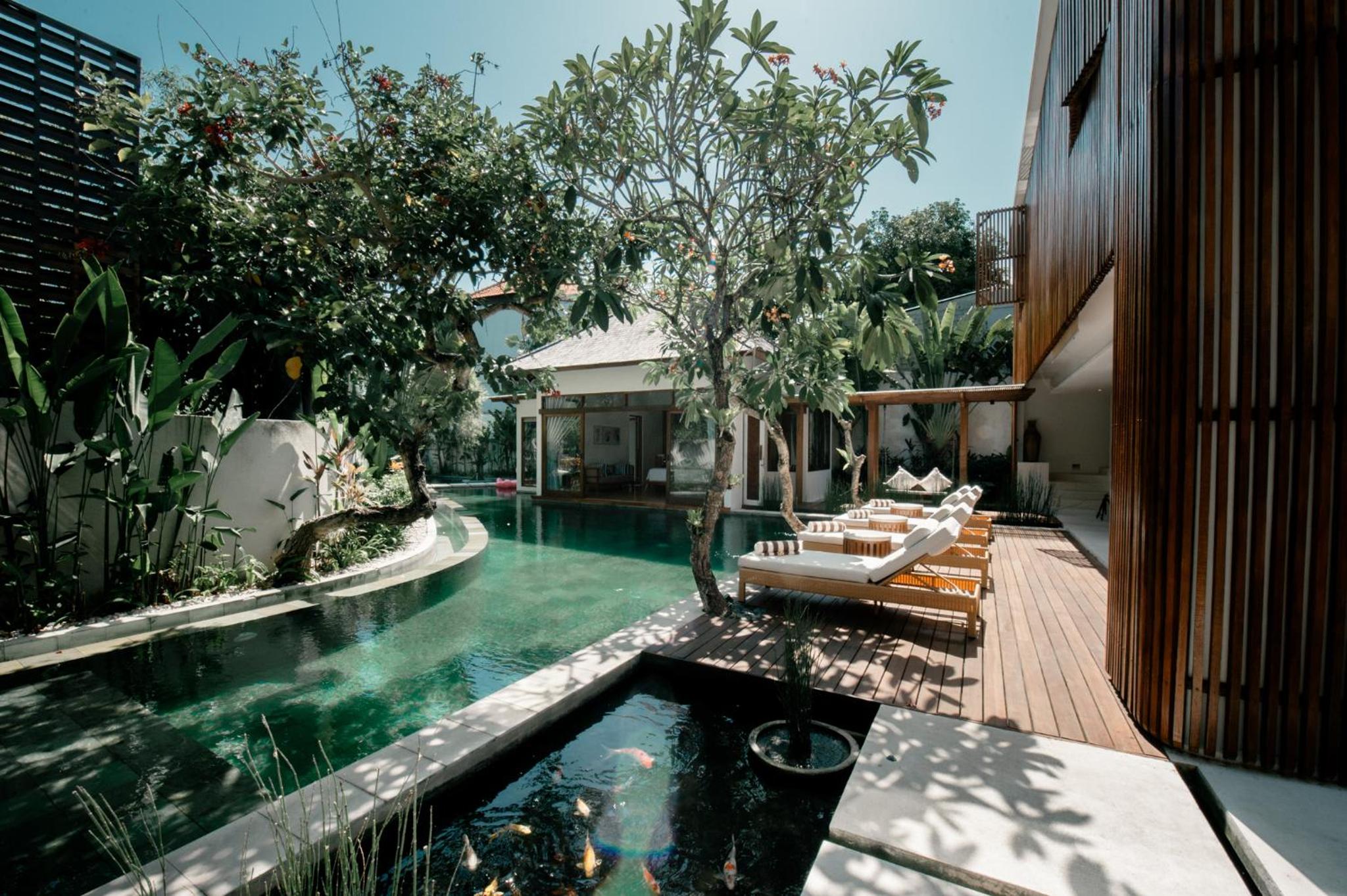 Payapaya Seminyak luxury vila 4 BR near beach potato head