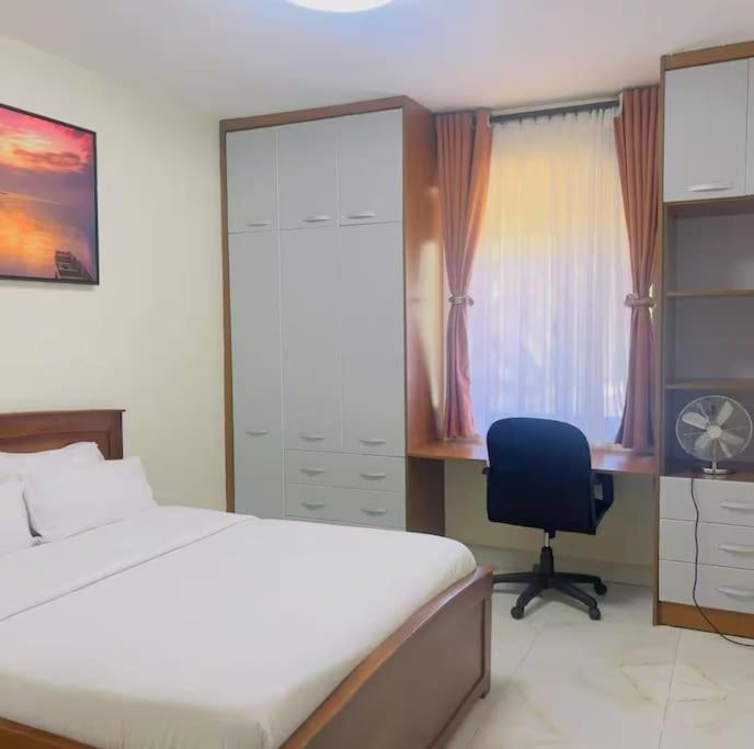 A1One Bedroom Hilltop Apartment view 4