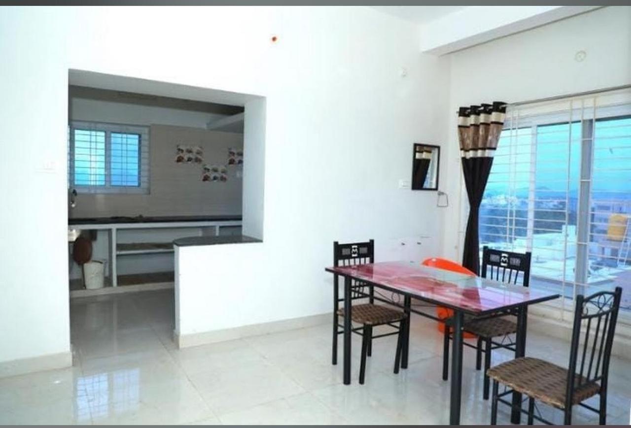 Tirupati SVP Homestay, luxury AC 2BHK flats, free Wifi ,TV, Kitchen, near to Alipiri Fly over & Highway,free AC Cab pickup from Tirupati railway station, A view 3