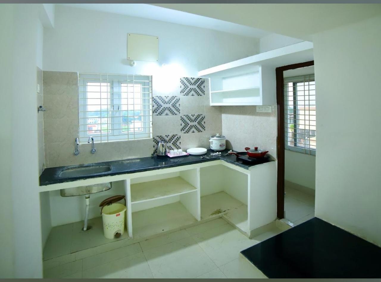 Tirupati SVP Homestay, luxury AC 2BHK flats, free Wifi ,TV, Kitchen, near to Alipiri Fly over & Highway,free AC Cab pickup from Tirupati railway station, A view 4
