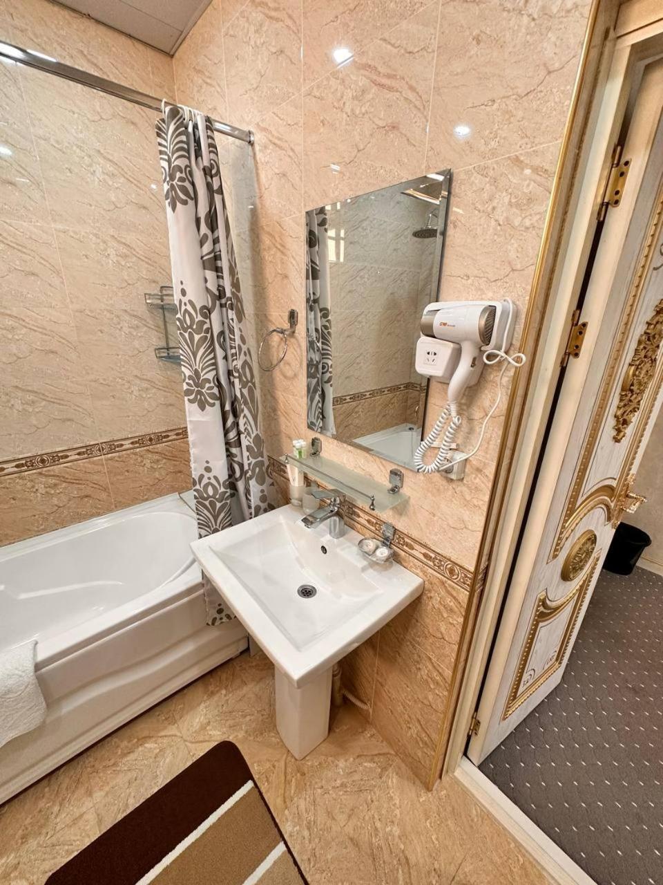 Afsona guest house