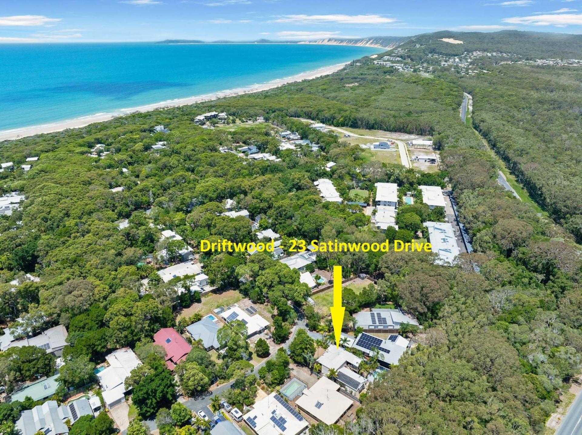 Driftwood Beach House at Rainbow Beach with Pool Aircon Wifi