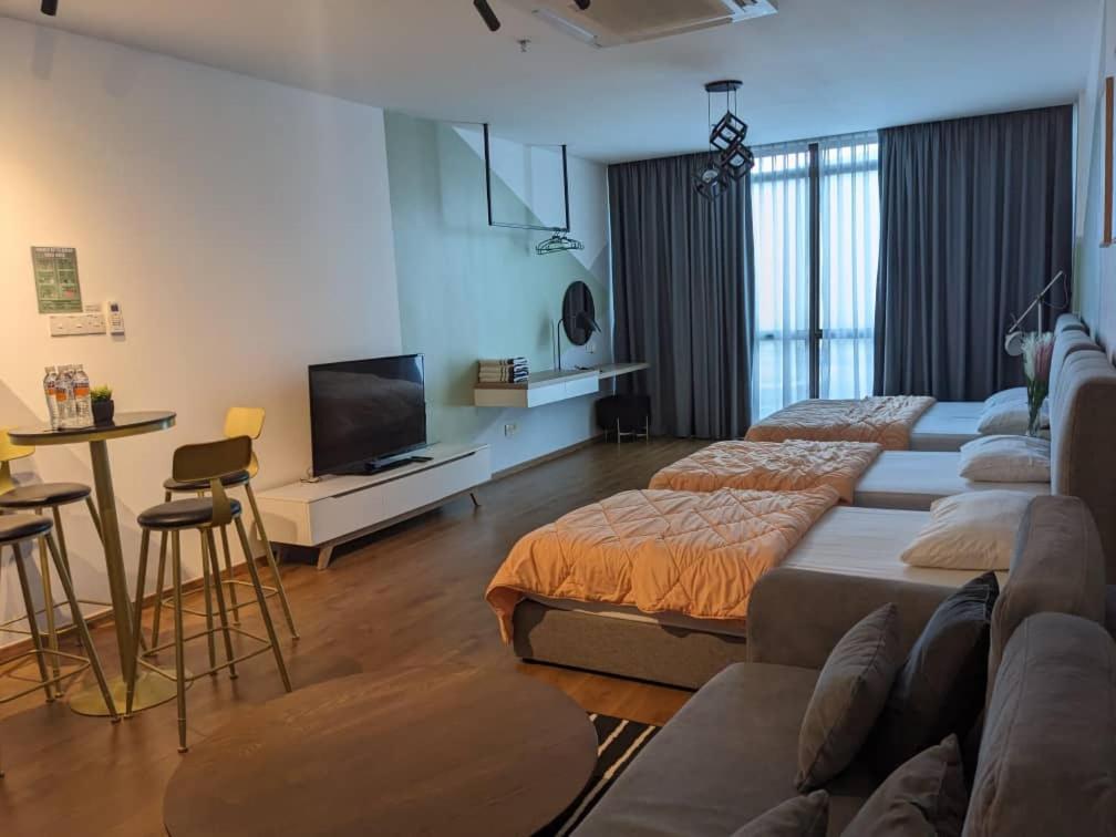 SUMMER SUITES APARTMENT-The Summer Shopping Mall photo 3