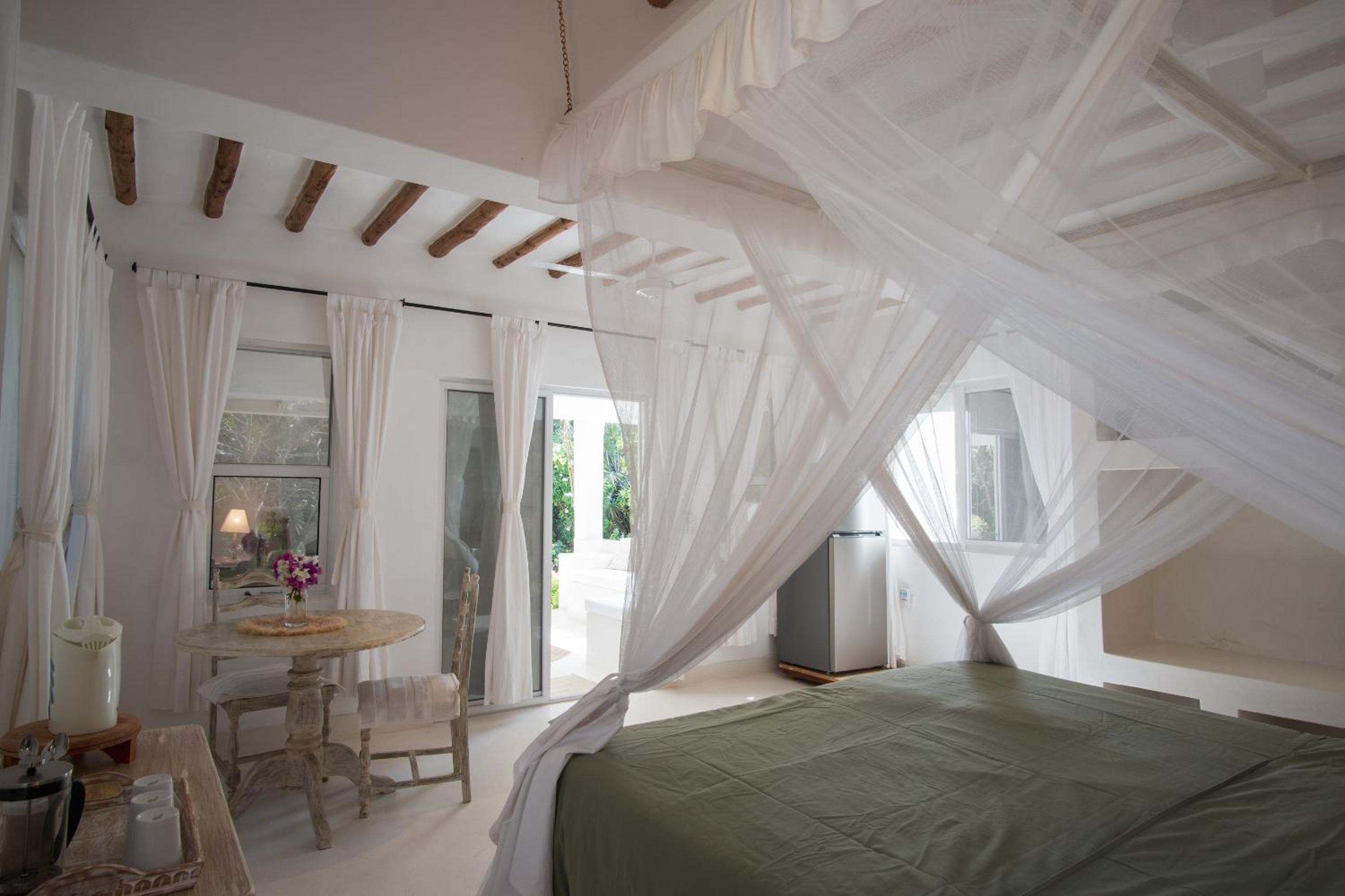 Allamanda Beach House at CheShale Beach