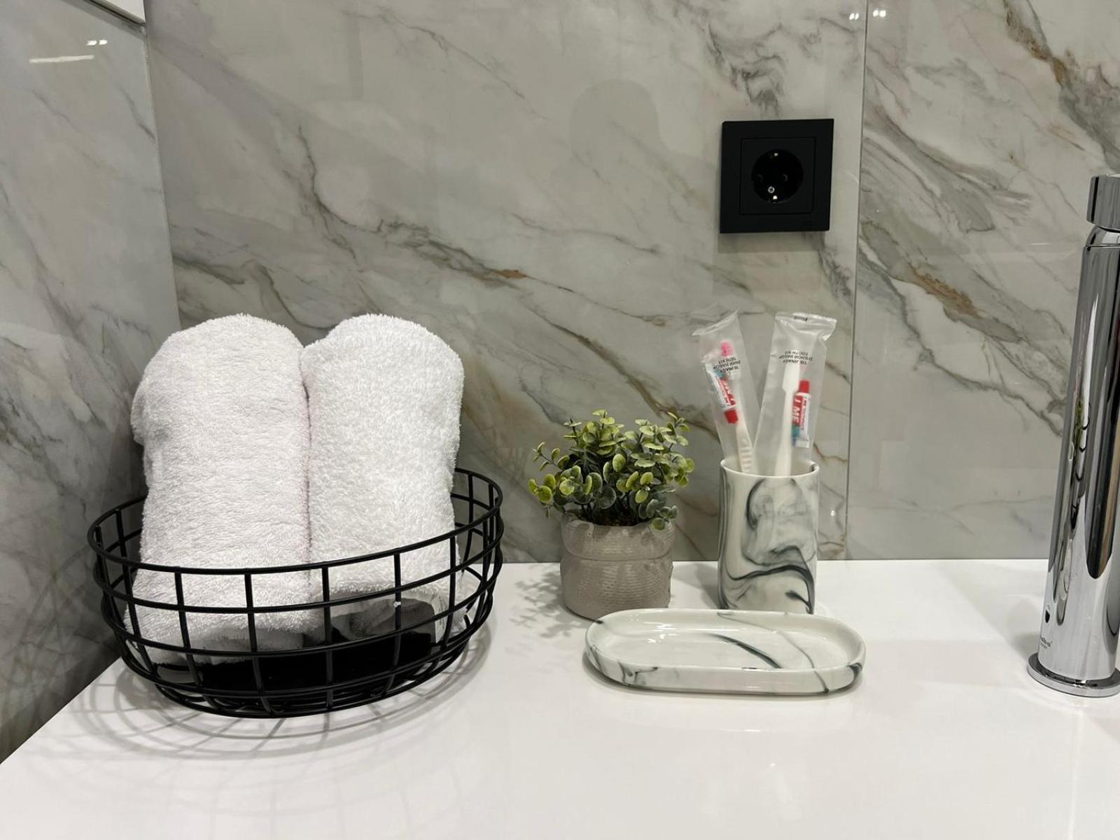Metropole Apartment