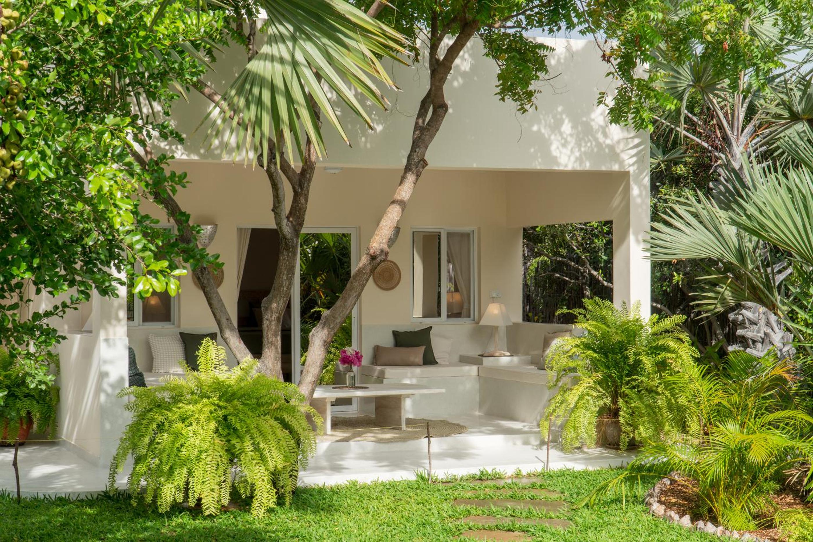 Allamanda Beach House at CheShale Beach