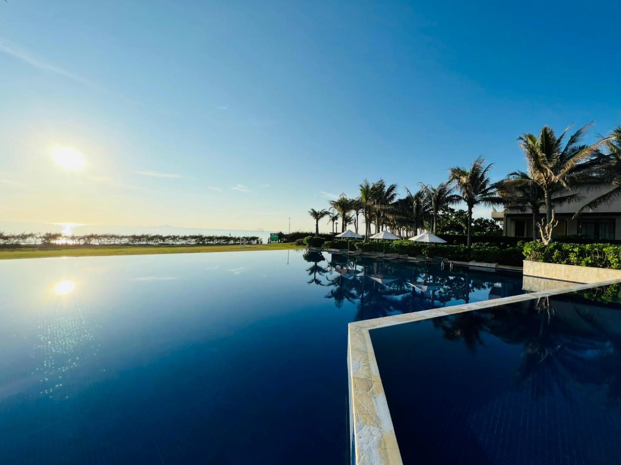 Seascape Villas In Long Beach Cam Ranh