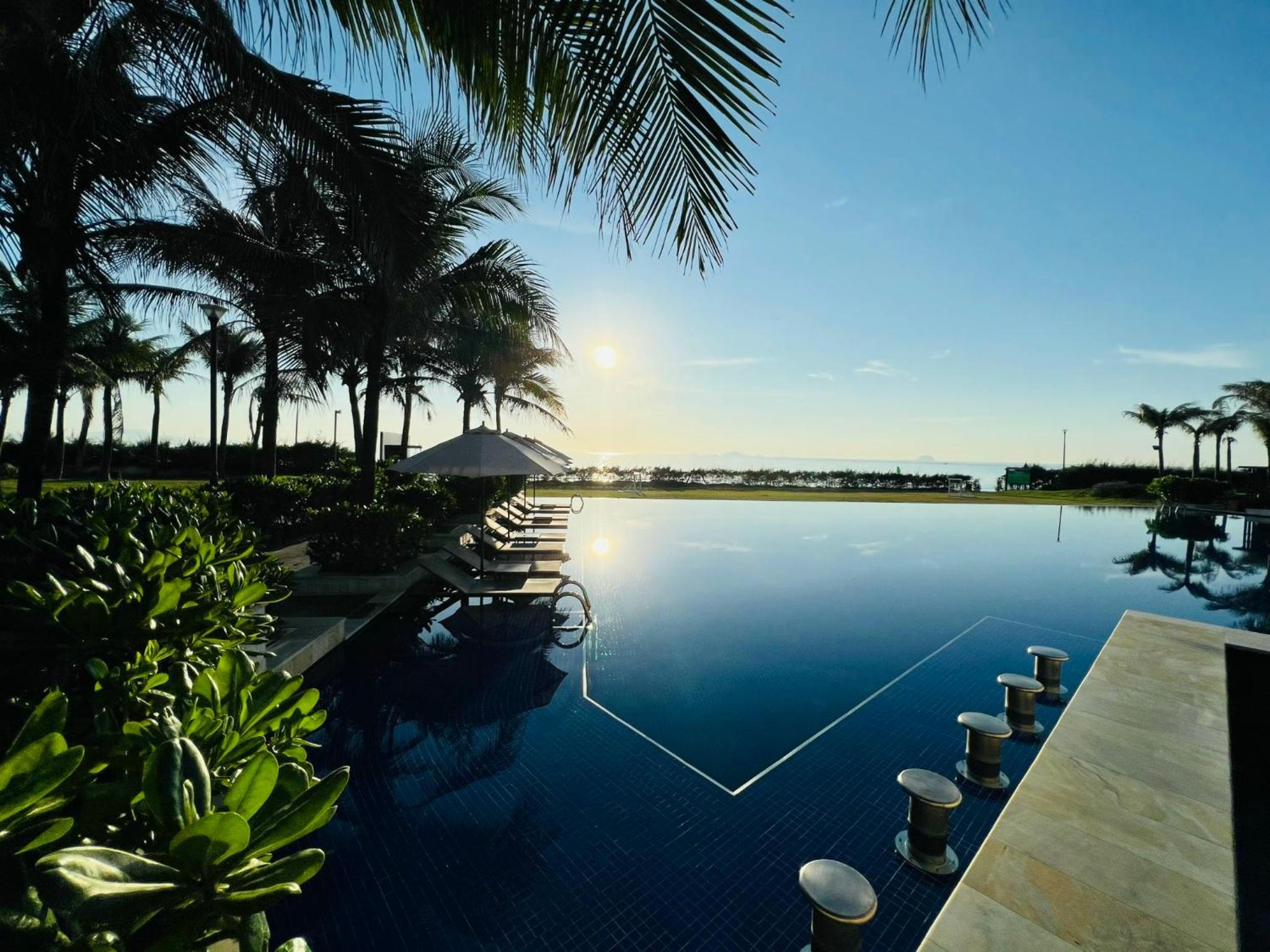 Seascape Villas In Long Beach Cam Ranh