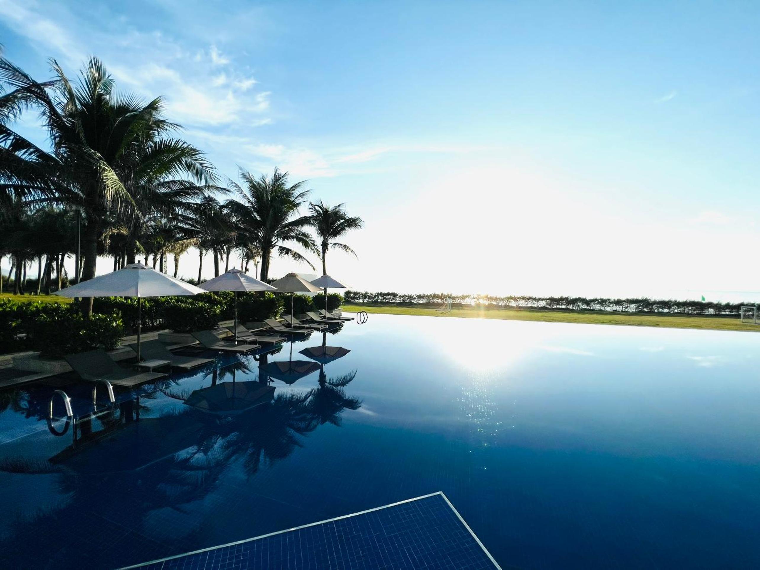 Seascape Villas In Long Beach Cam Ranh