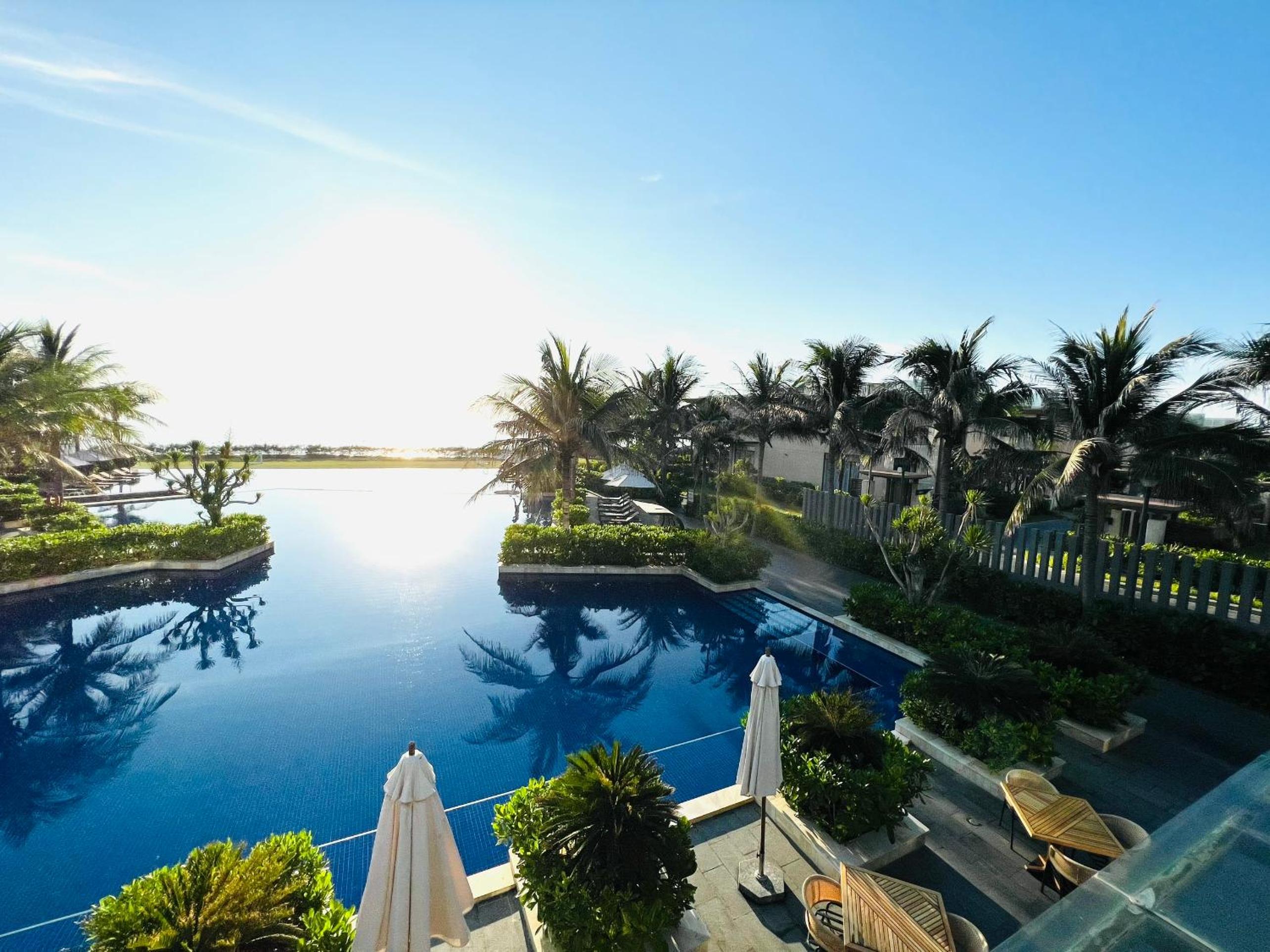 Seascape Villas In Long Beach Cam Ranh