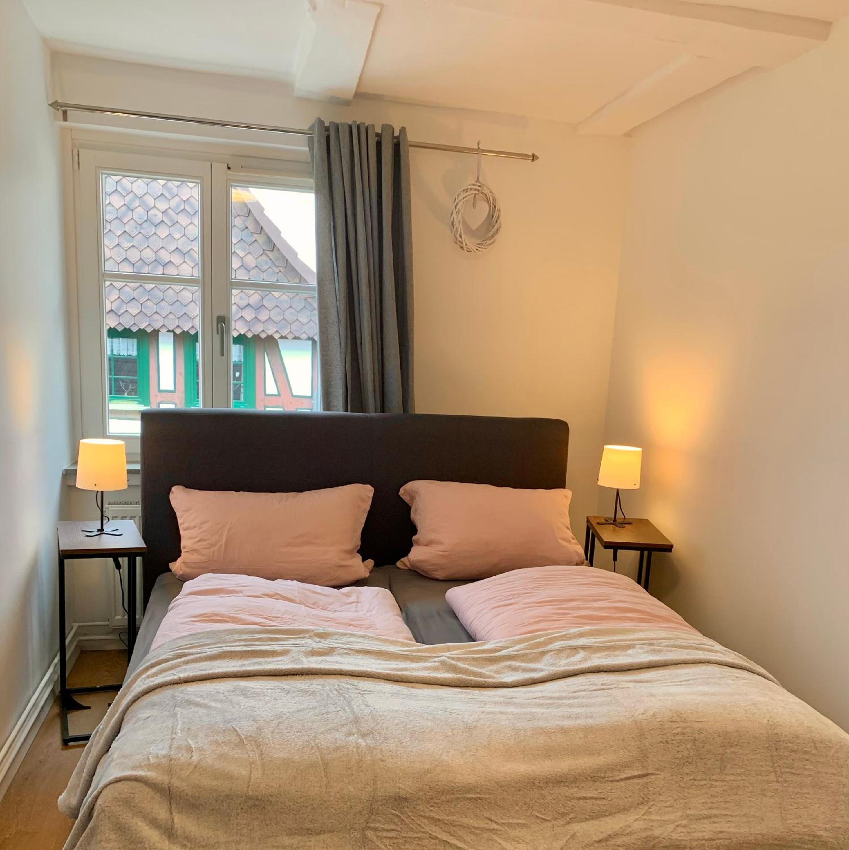 Für Gruppen und Familien -2 Wohnungen mit 5 Schlafzimmern, 2 Bädern, großem Wohnzimmer, Parkplätzen view 4