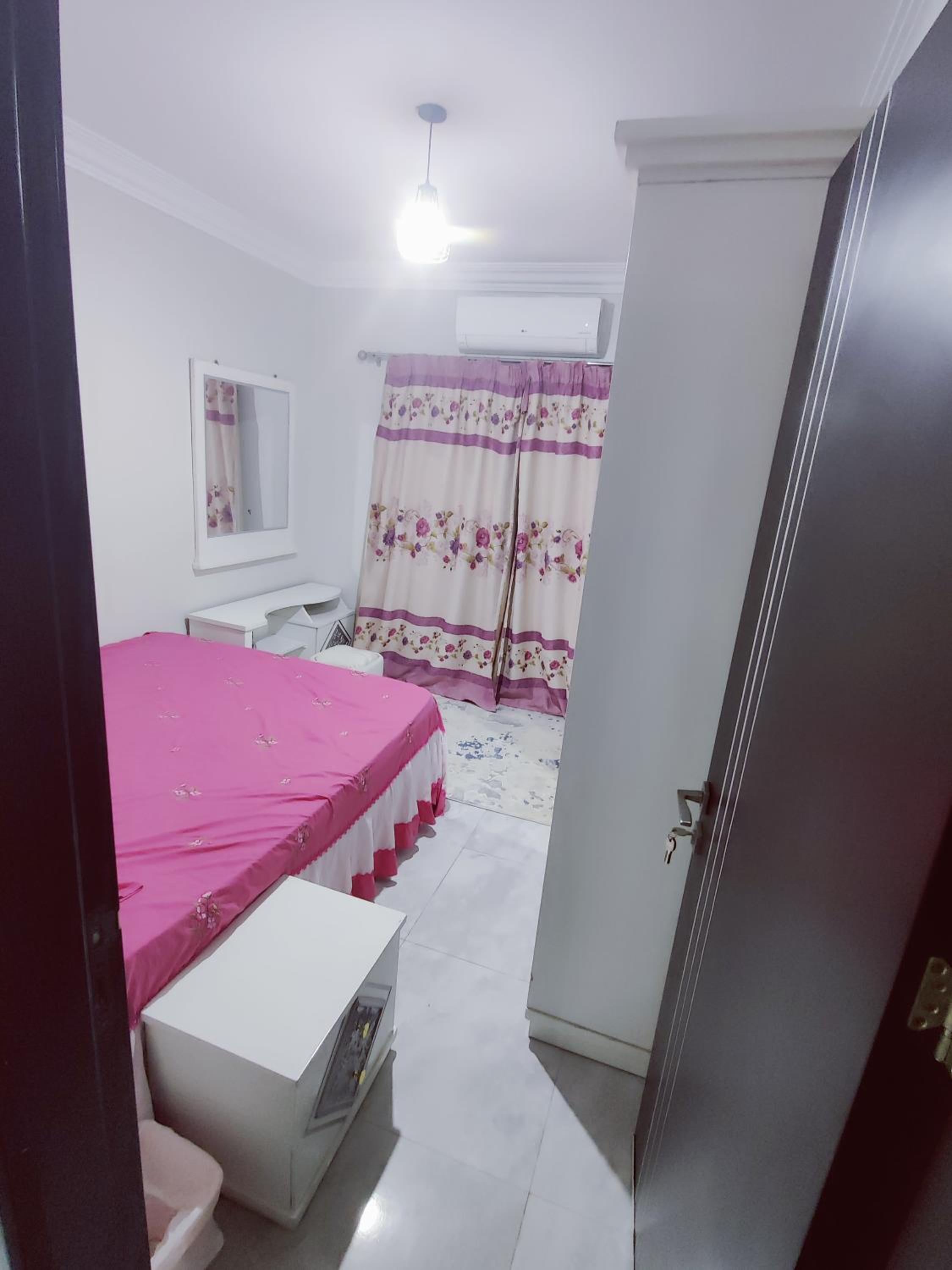 Affordable rooms for ladies and couples
