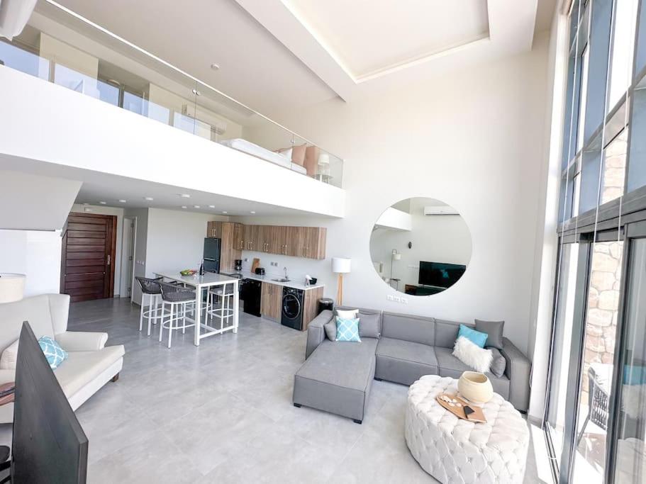 Beachfront Spacious Somabay Loft
