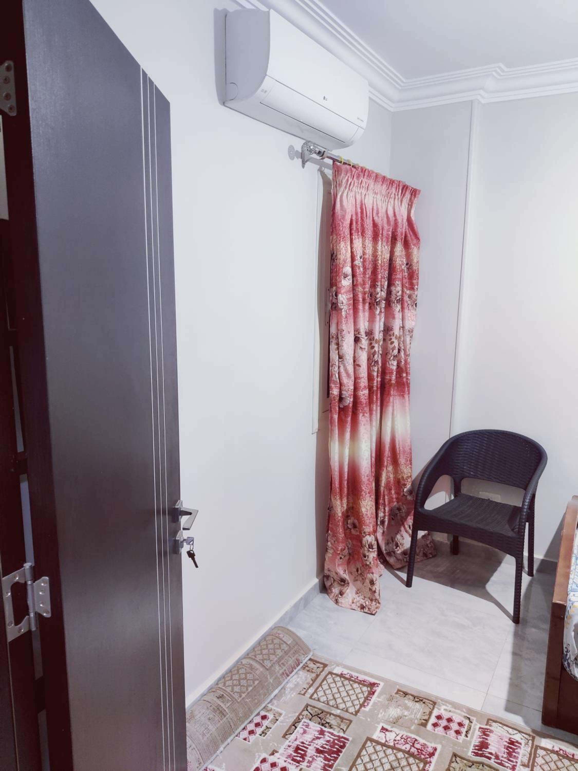 Affordable rooms for ladies and couples