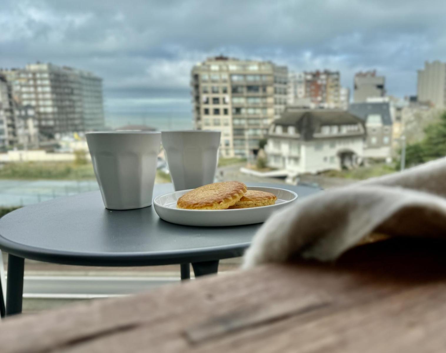 ZeeNest - Stijlvolle studio met terras nabij de zee