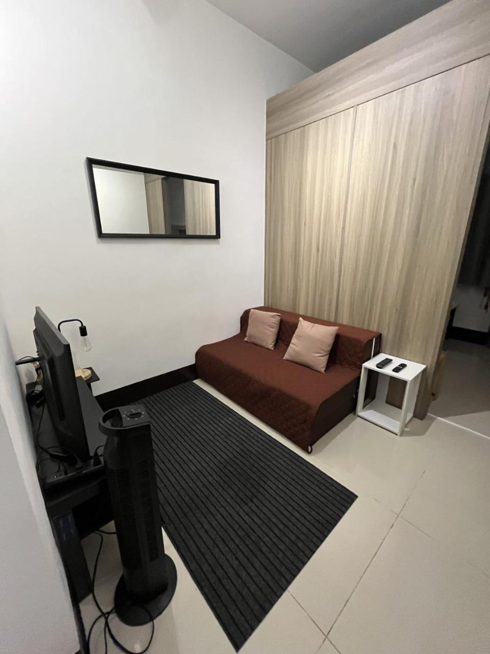 KC's Crib - 1BR Condo Unit at Fame Mandaluyong view 3