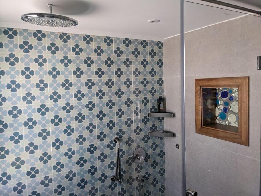Modern Beachfront 1BR Loft with Garden in Somabay view 3