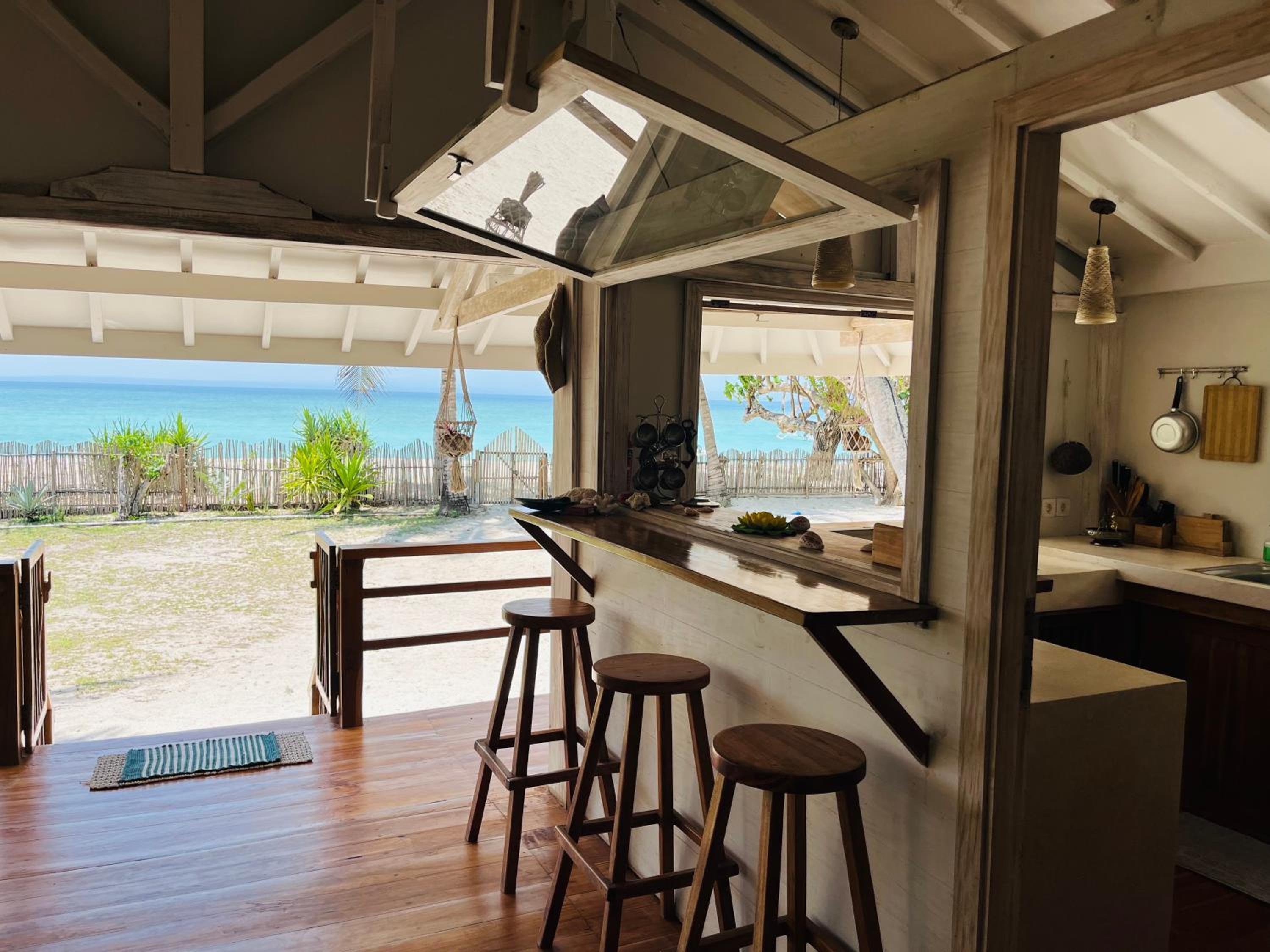 Scar Reef Resort - Beachfront Paradise HALF BOARD or NIGHT STAY view 3