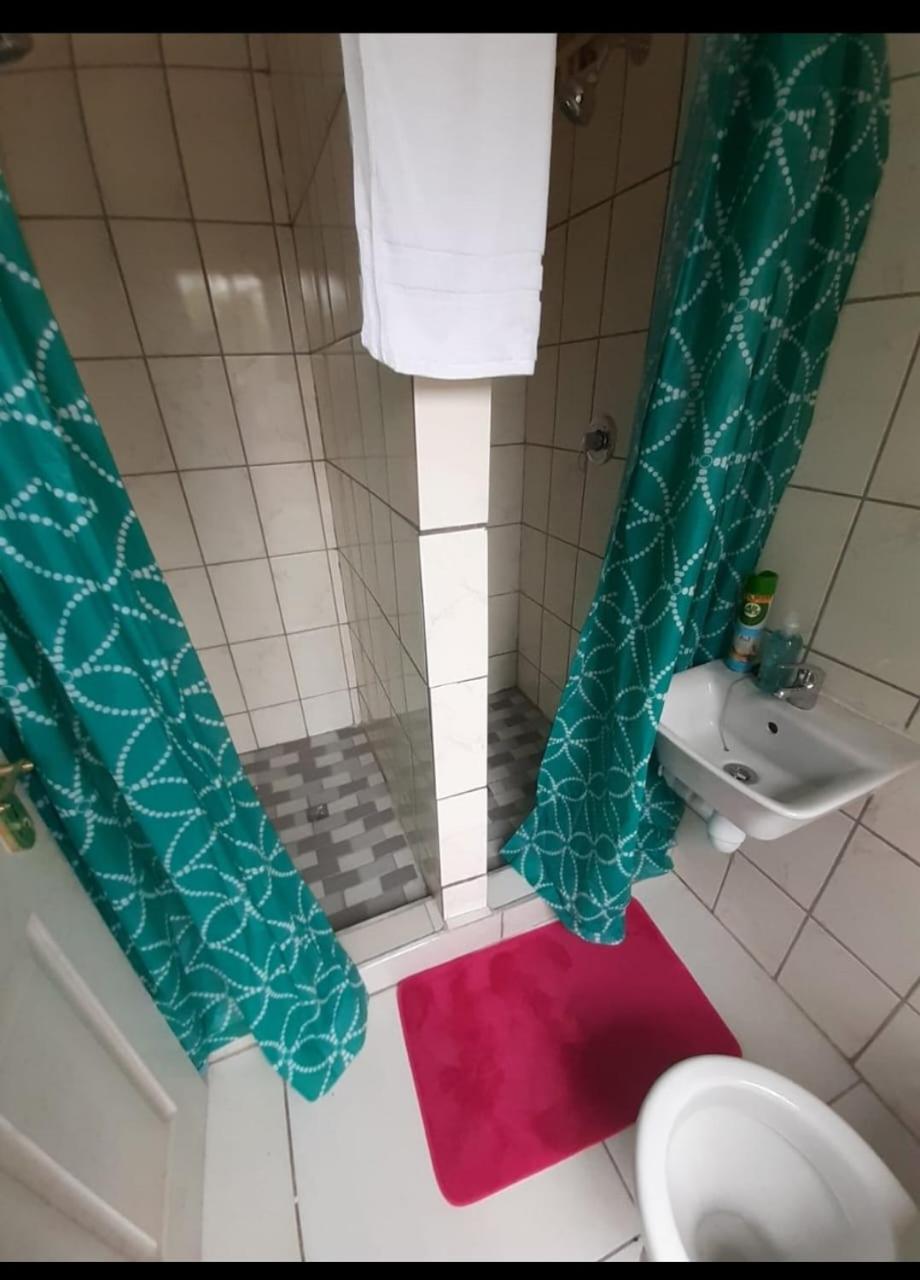 Unit 15 Holzner Gardens view 4