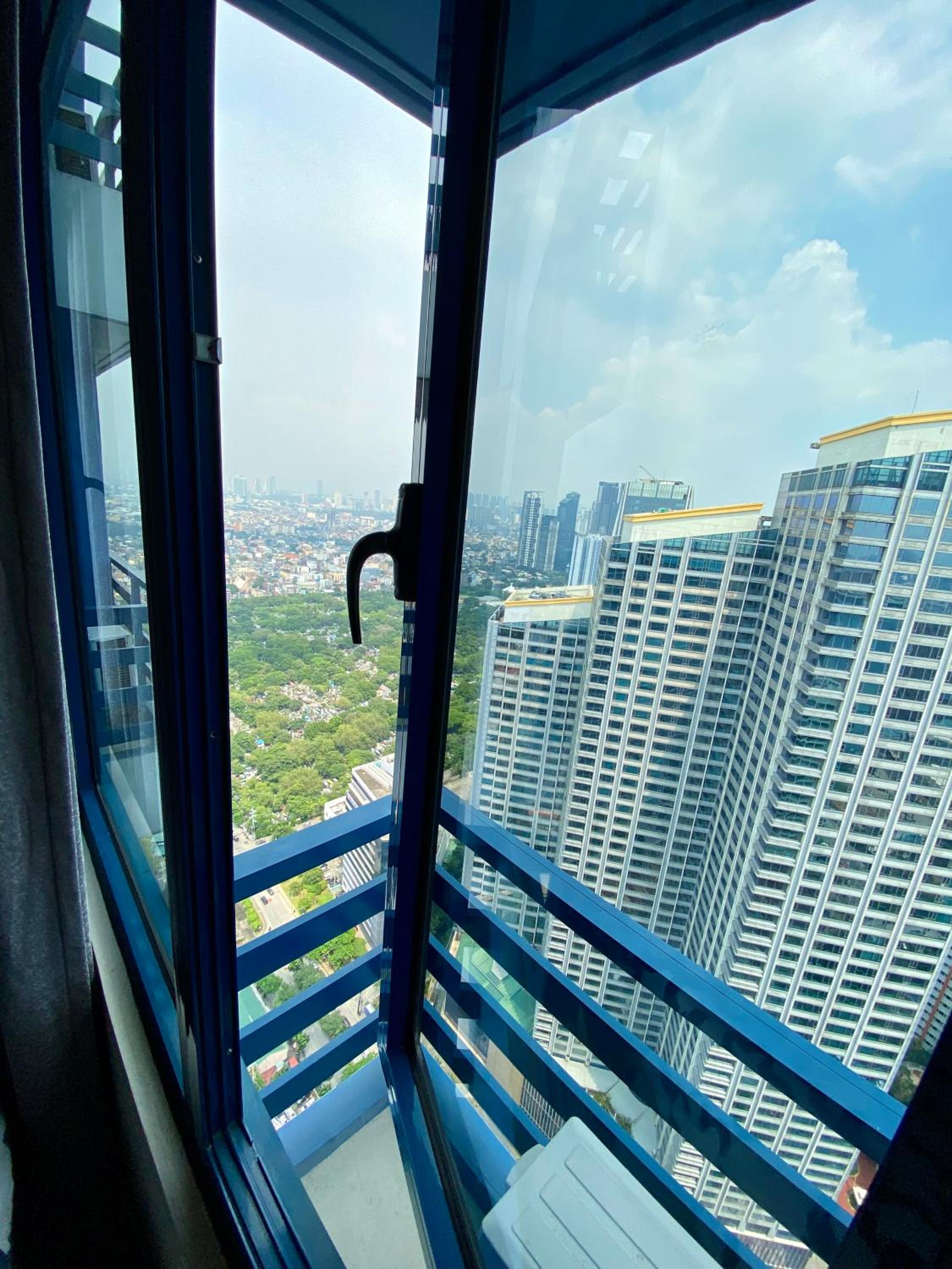 Ikigai Charlie Makati Condo Premium Comfort & Luxury
