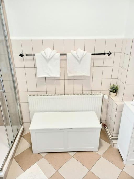 Halbes Apartment Wismar Altstadt King Bed