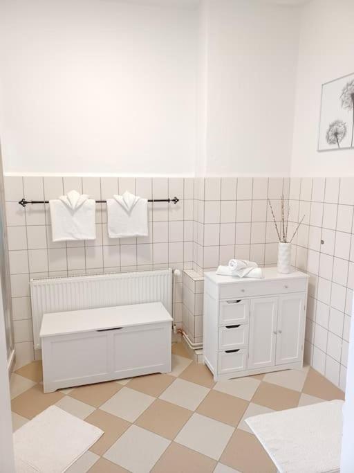 Halbes Apartment Wismar Altstadt King Bed