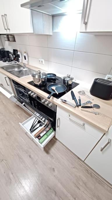 Halbes Apartment Wismar Altstadt King Bed
