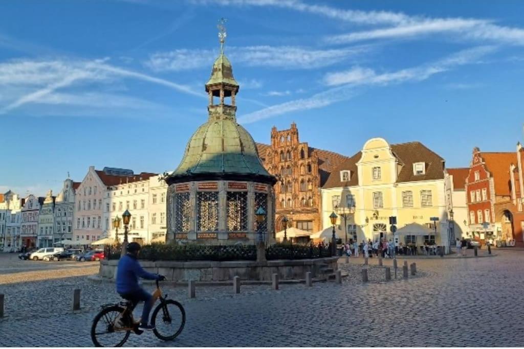 Halbes Apartment Wismar Altstadt King Bed