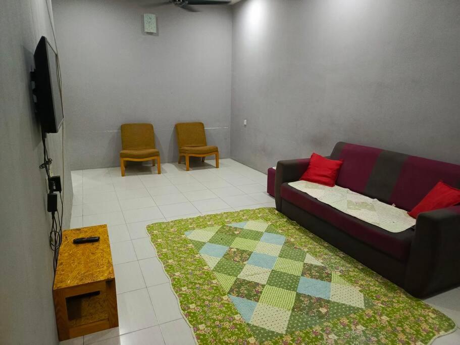 Anis Gerikhomestay, Taman Desa Baiduri 15 photo 5