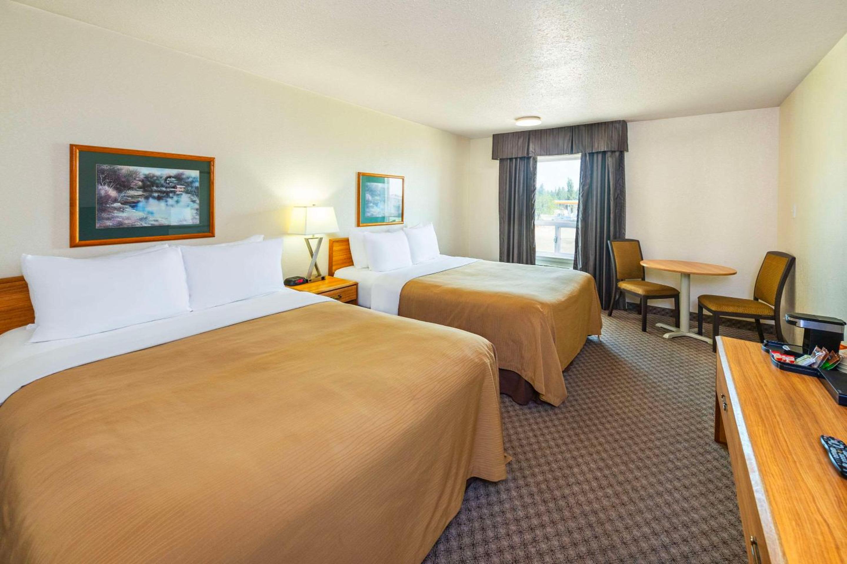 Edson Vacations - Rodeway Inn - Property Image 13