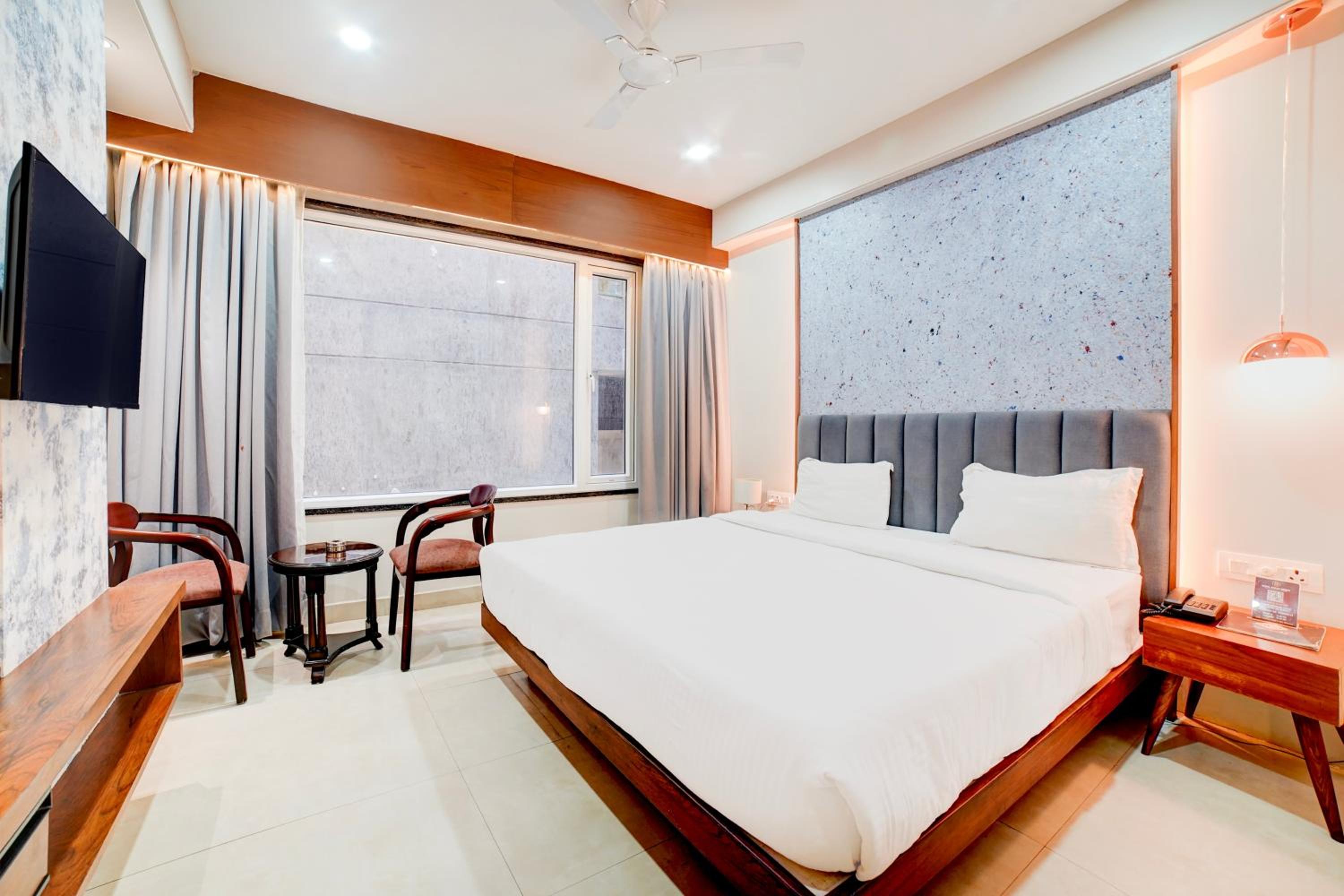 Palette by CheckIn Patel Nagar Bhopal view 3