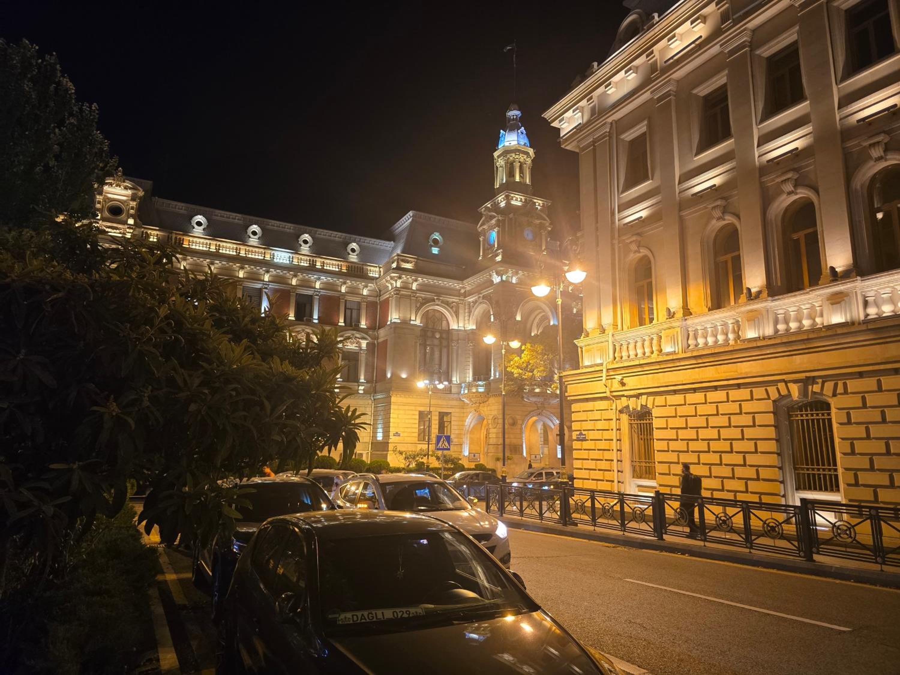Cozy 2 Bedroom Apartment inCentral Baku Self Check-in 24 hours