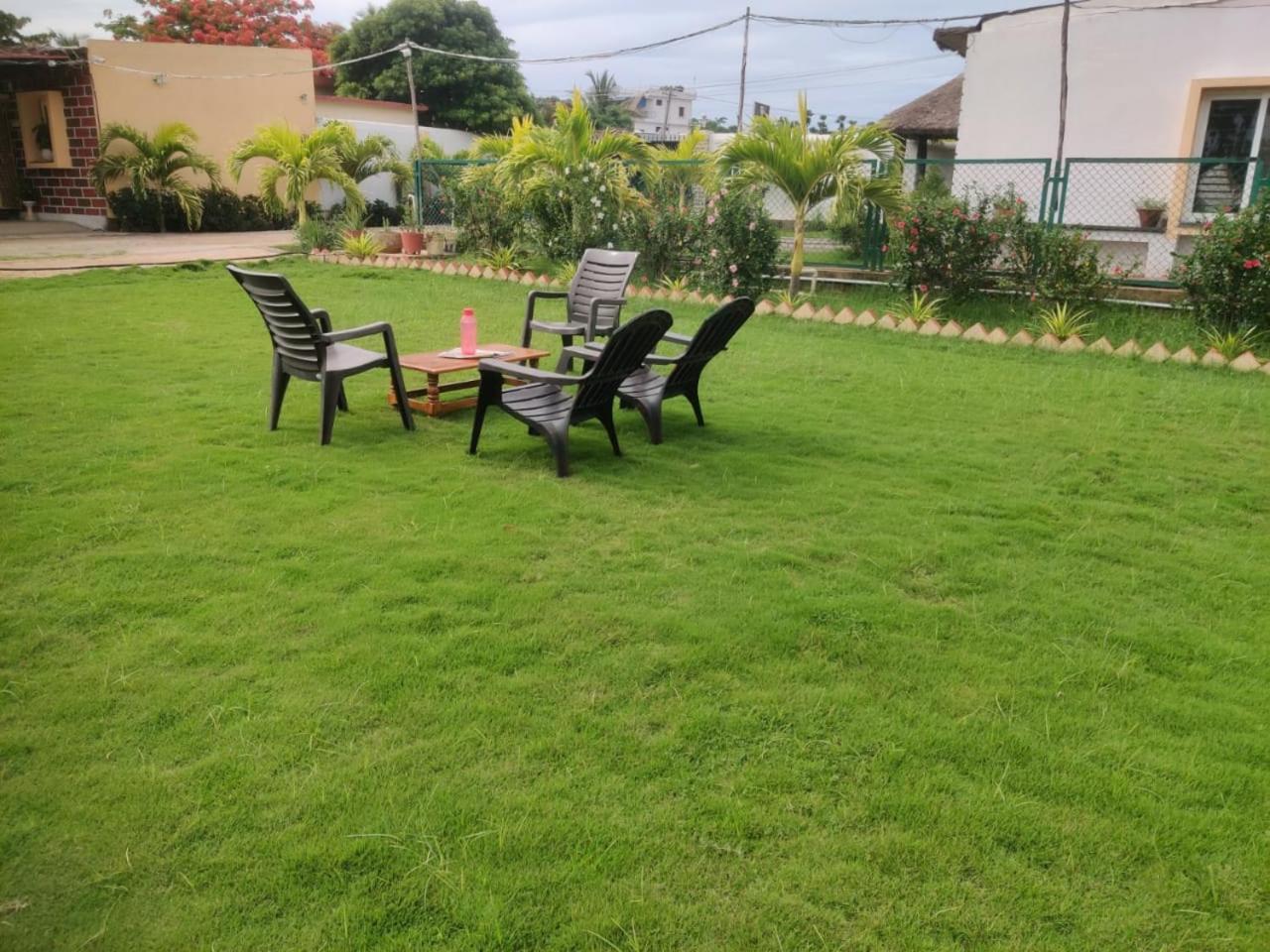 Sivarama garden resort AC10 BHK &1 non ac BHK 33 pex &AC living hall 50 pex setting capacity&17 pex night stay ,kitty party's & functions , Born fair, BBQ, view 2