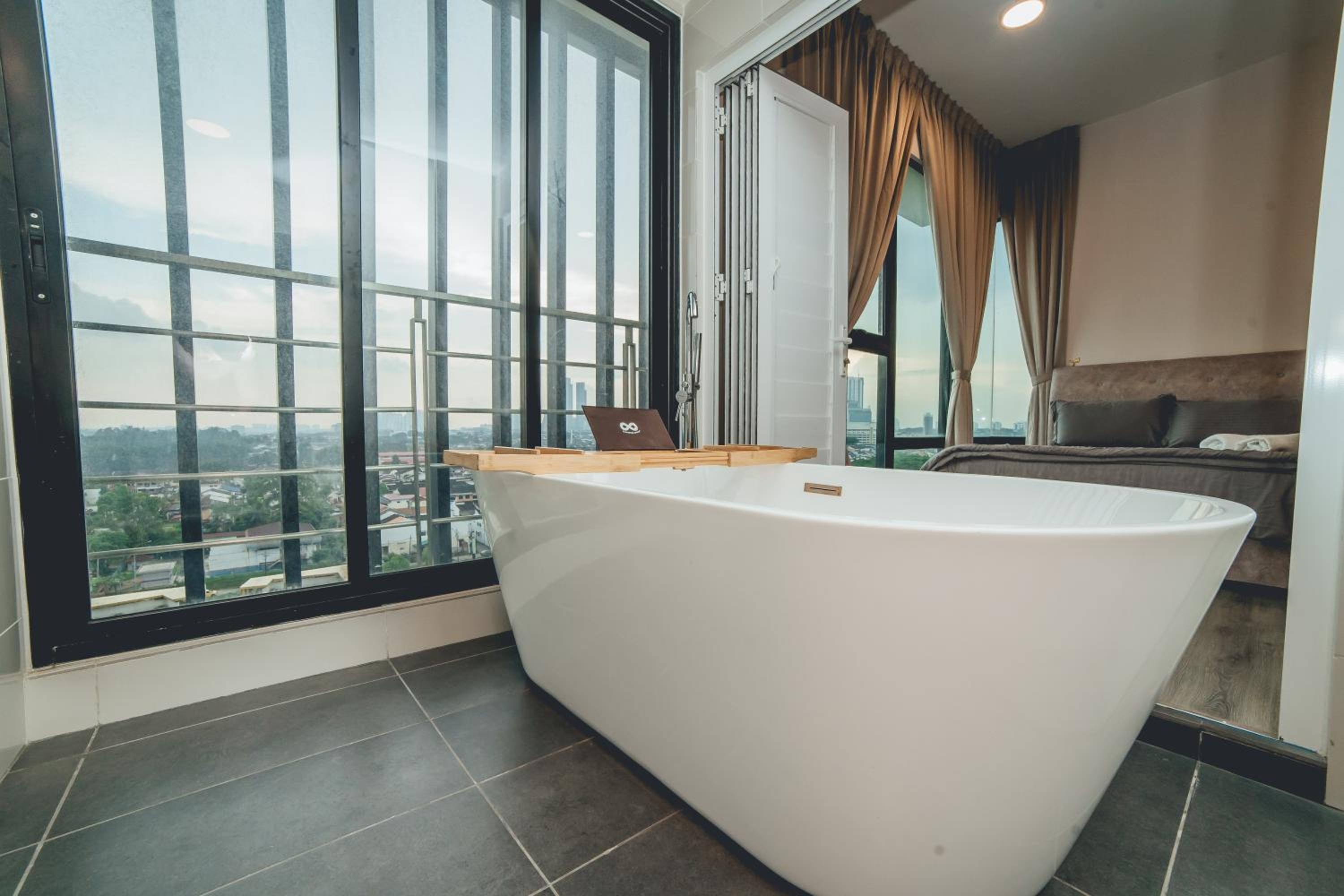 Mosaic Southkey Joy Gateway 3BR8pax nr Midvalley by Our Stay