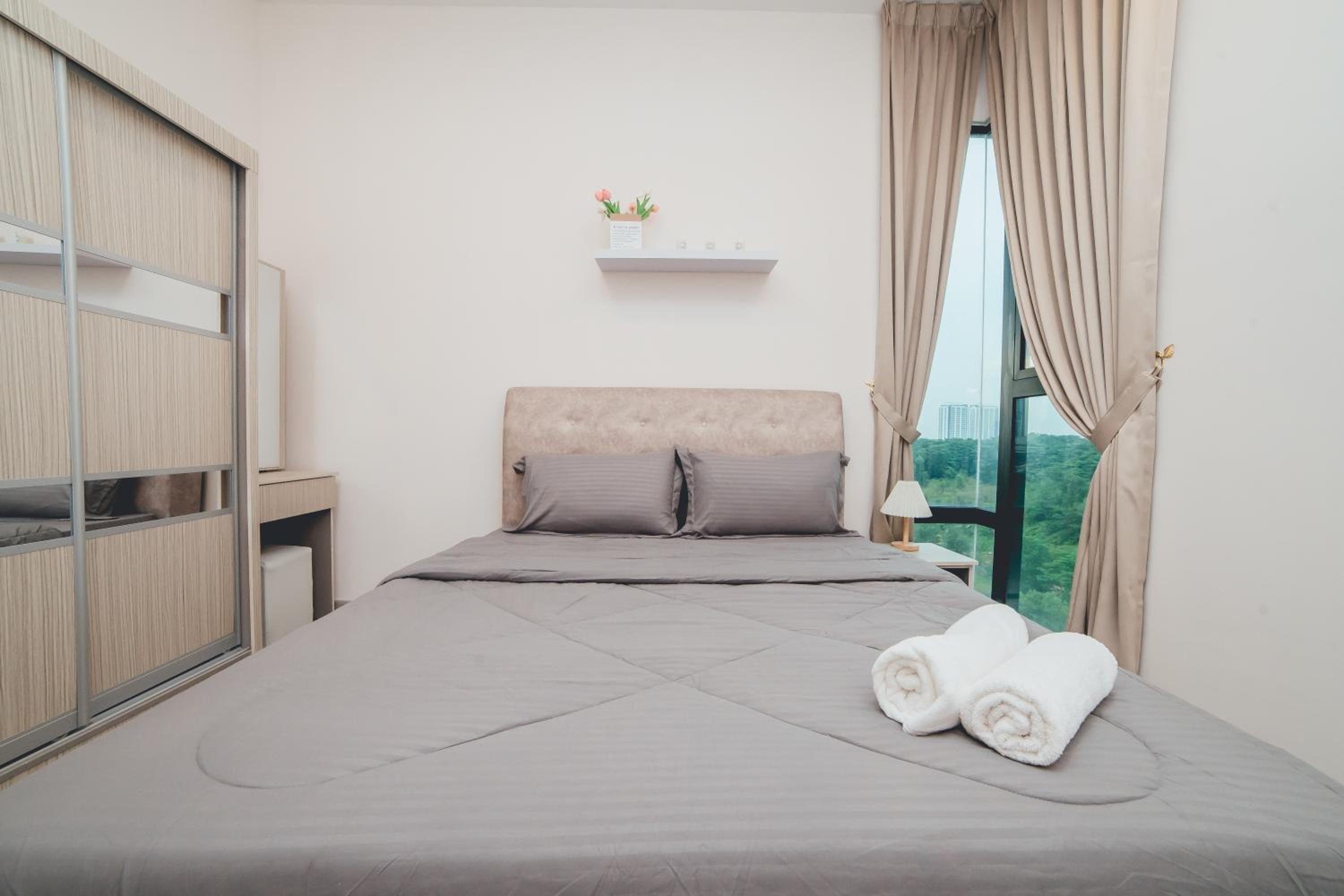 Mosaic Southkey Joy Gateway 3BR8pax nr Midvalley by Our Stay
