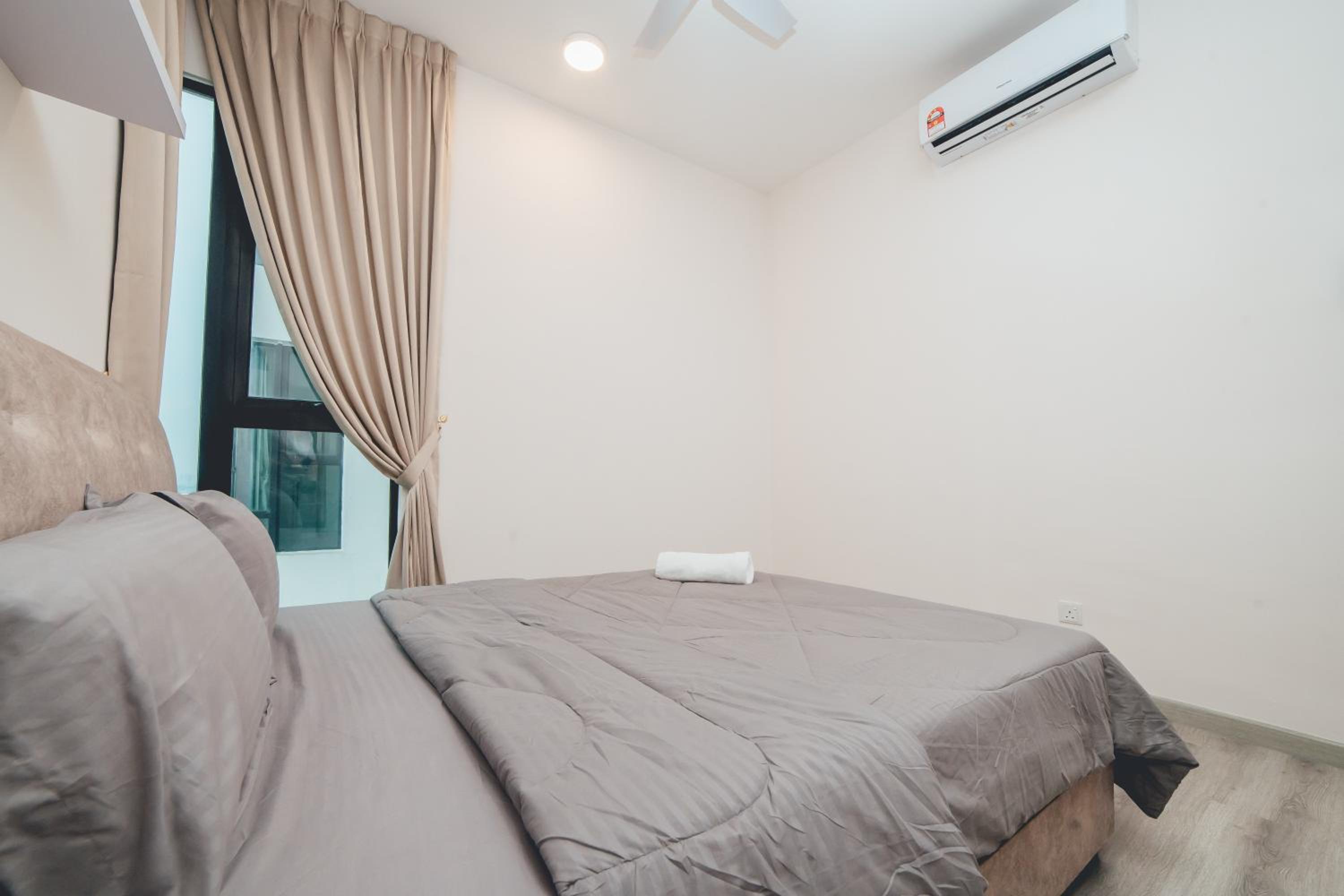 Mosaic Southkey Joy Gateway 3BR8pax nr Midvalley by Our Stay