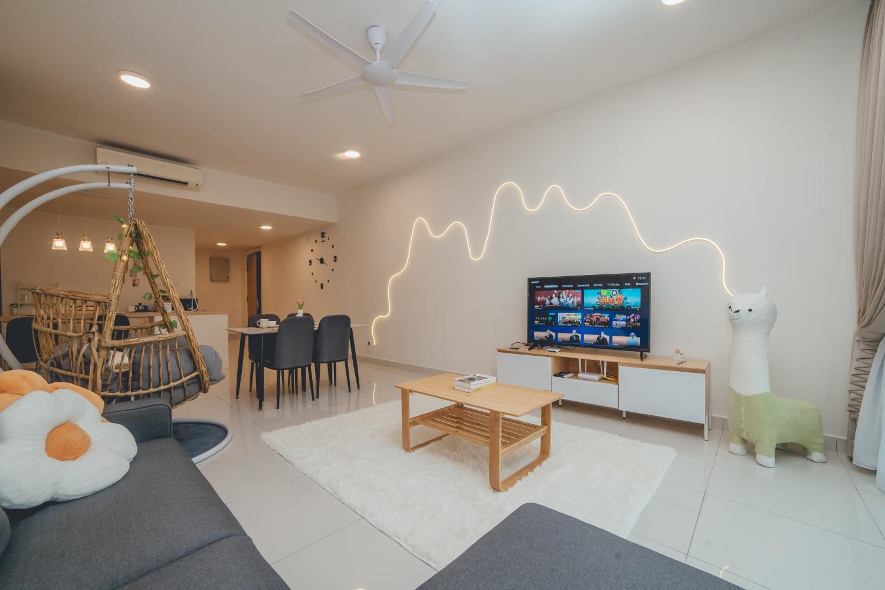 Mosaic Southkey Joy Gateway 3BR8pax nr Midvalley by Our Stay