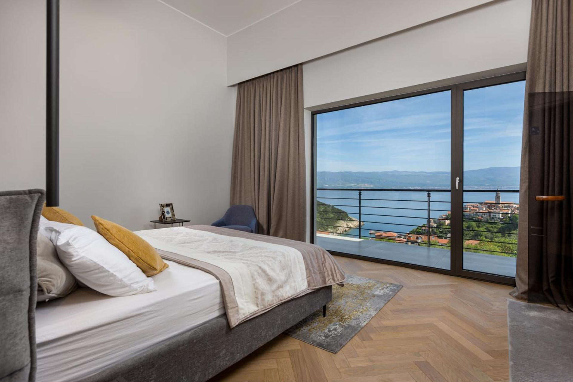 Villa Panoramica with heated pool and sauna view 3