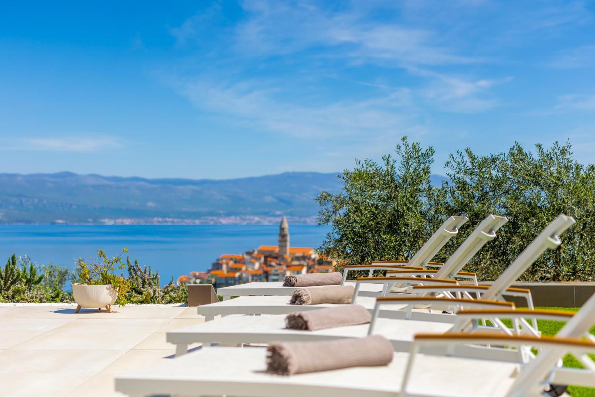 Villa Panoramica with heated pool and sauna view 5