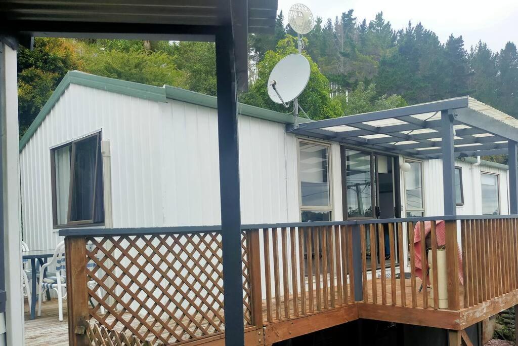 Waterfront weekend stay with sleep out view 5