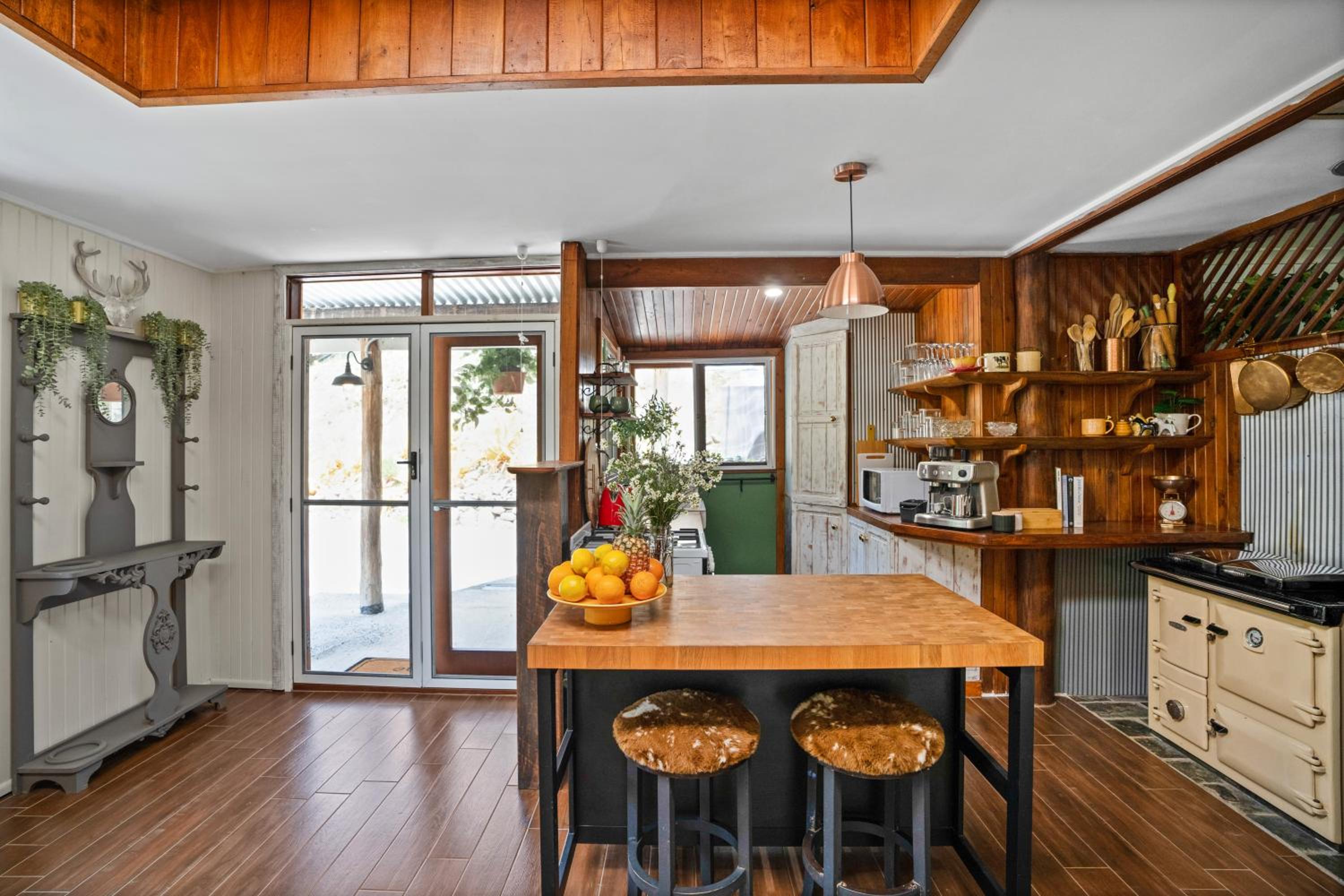 Bellbird Rise Off-Grid Cottage