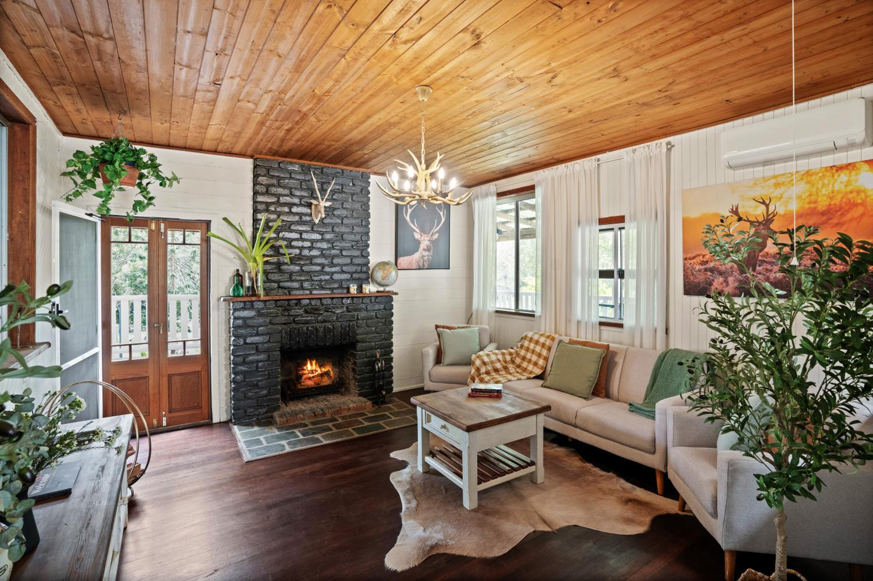 Bellbird Rise Off-Grid Cottage