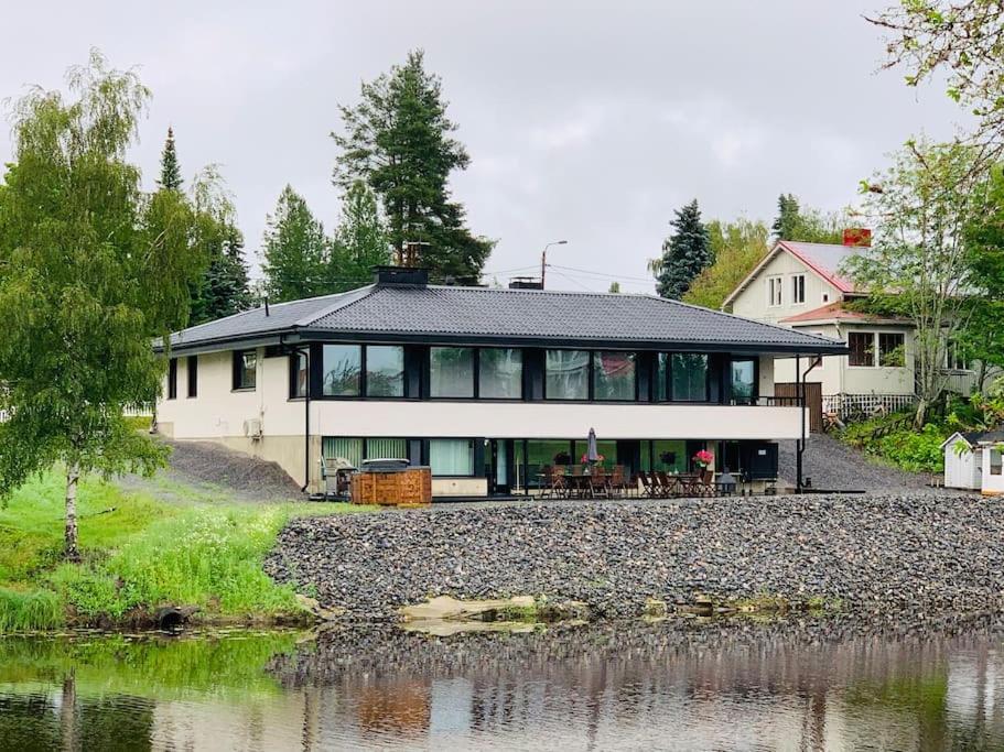 Villa Venetsia tilava huvila