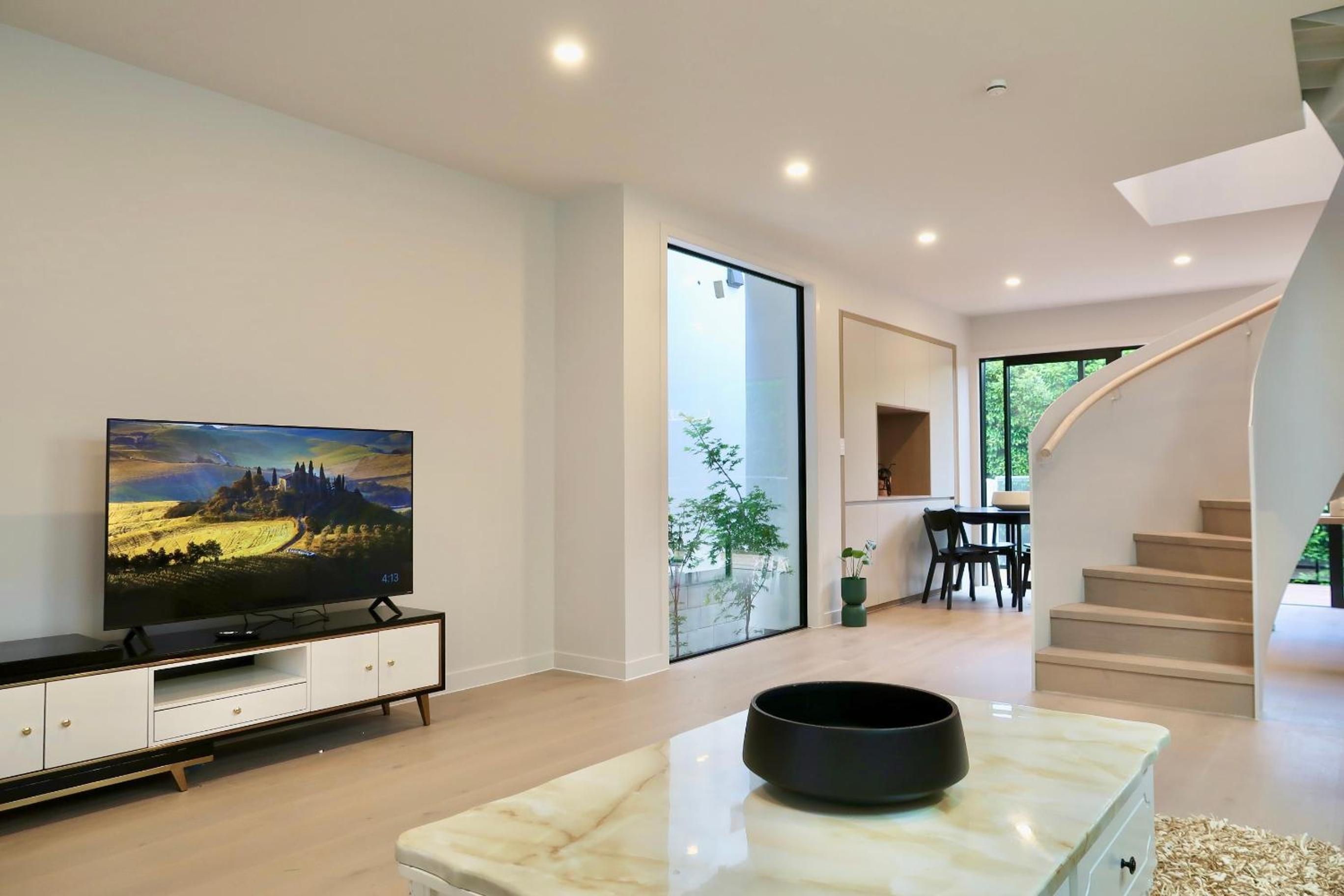 Elegant New Luxury Retreat in Remuera view 5