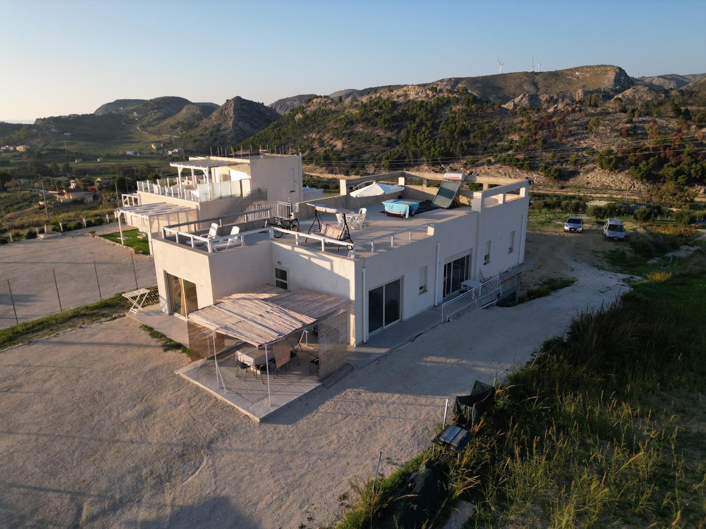 Mari-luna view 2