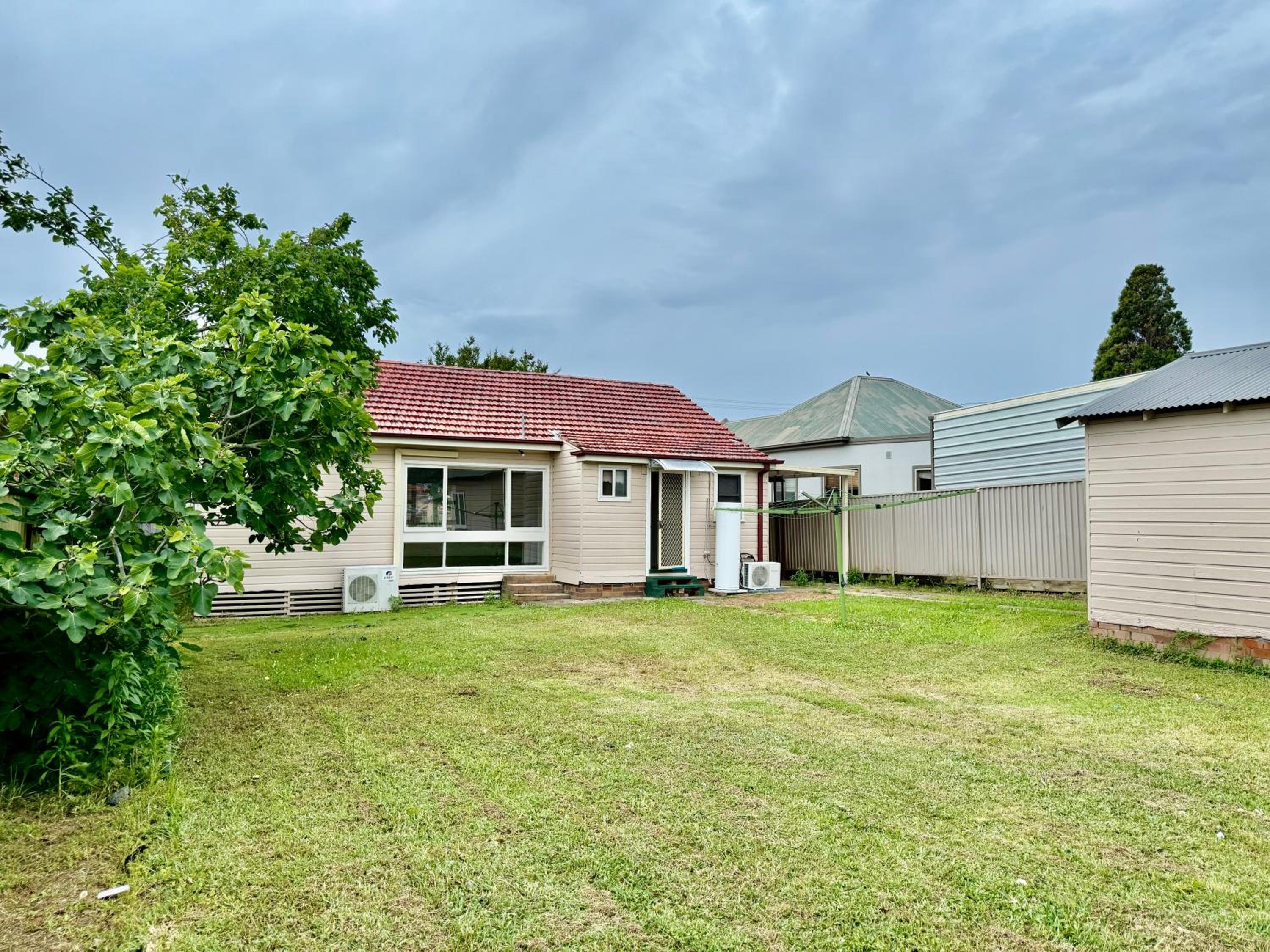 Easy Stay House