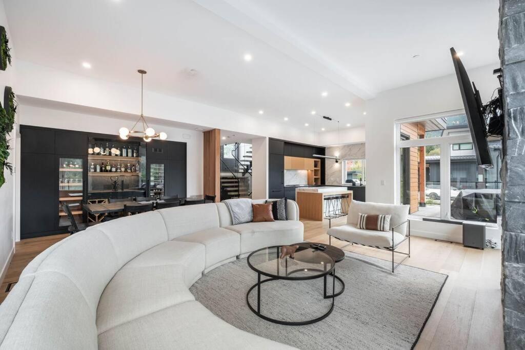 Wedge Chalet by Outpost Whistler