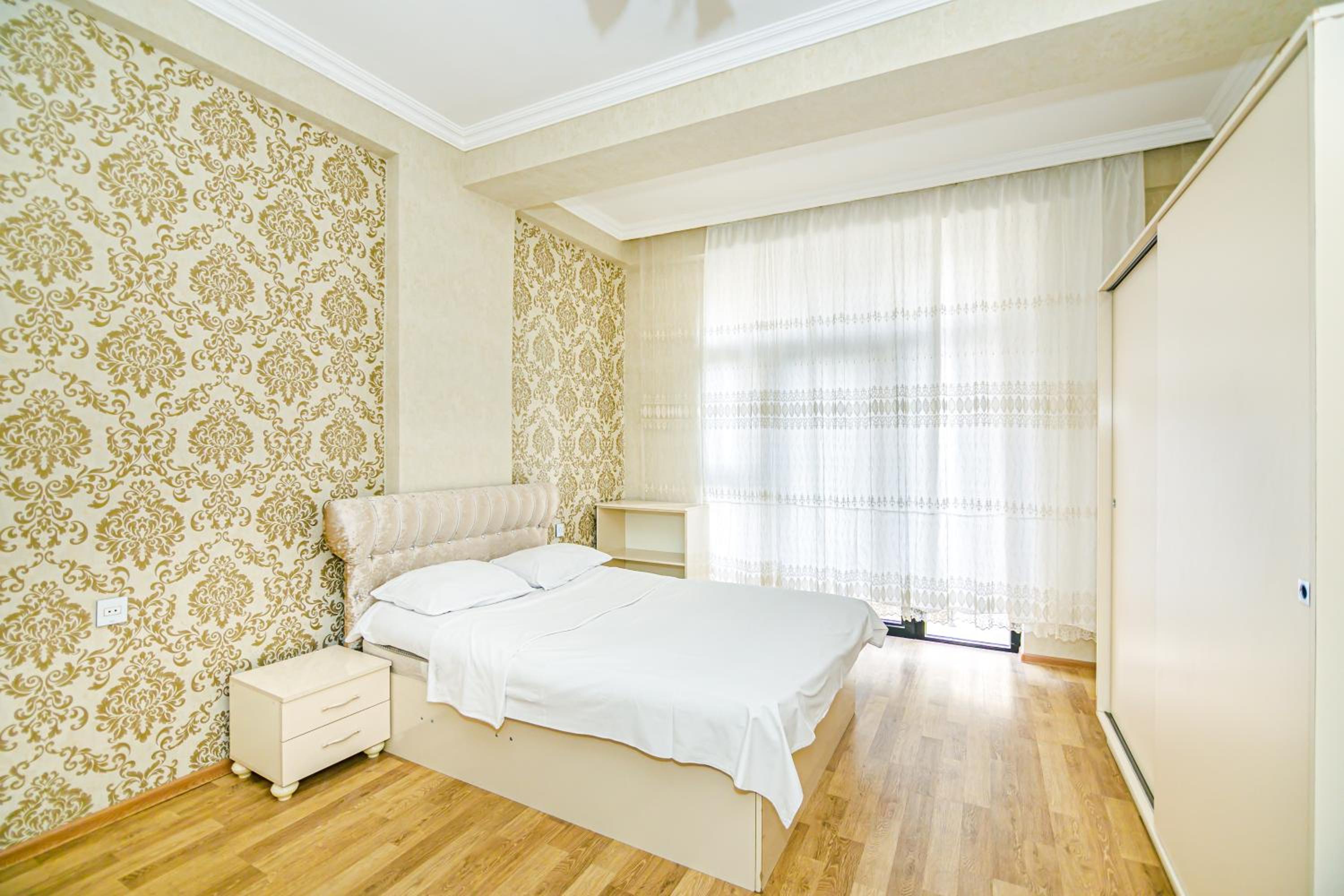Deluxe Apartment 13